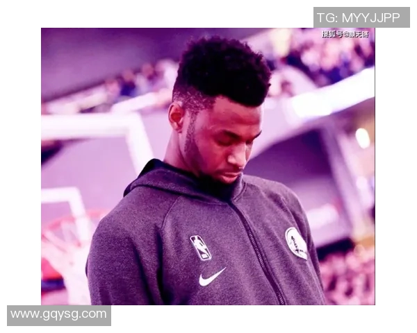 紫色球衣下的足球明星们如何在赛场上展现独特风采与魅力 紫色球衣下的足球明星们如何在赛场上展现独特风采与魅力